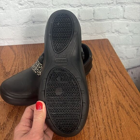 Crocs Women’s Slip On 10876 Clogs Closed Toe Closed Back Slip Resistant Black 8 - Picture 5 of 5